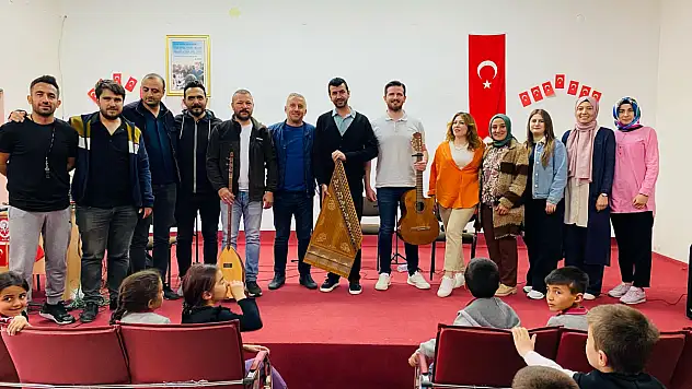 4 öğretmen kolları sıvadı, köy köy gezmeye başladı... İşte sebebi
