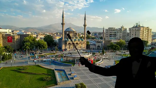 52 yıldır sihirbazlık yapıyor! Ünlü isim Kayseri'ye gelecek