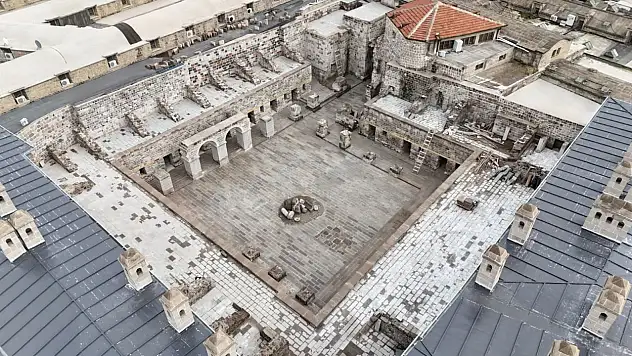 525 yıllık Gön Han'da son rötuşlar