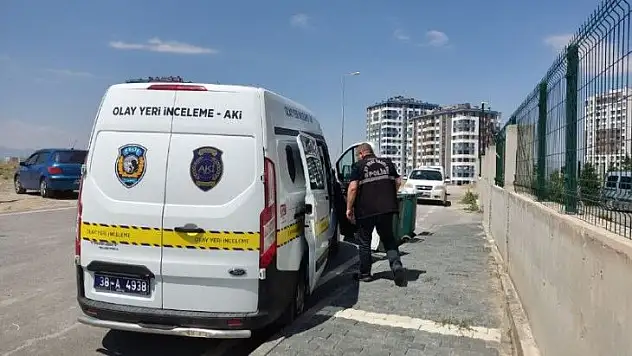 Odasında ölü bulundu