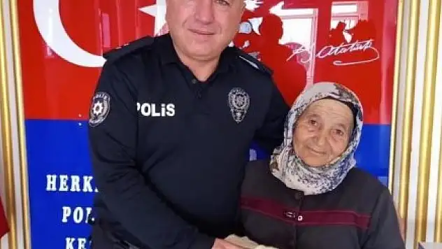 71 yaşındaki Hanım Teyzeden polislere yürek ısıtan hediye
