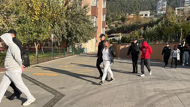 8,5 milyarlık bahis ve dolandırıcılık çetesi çökertildi! 17 kişi adliyeye sevk edildi