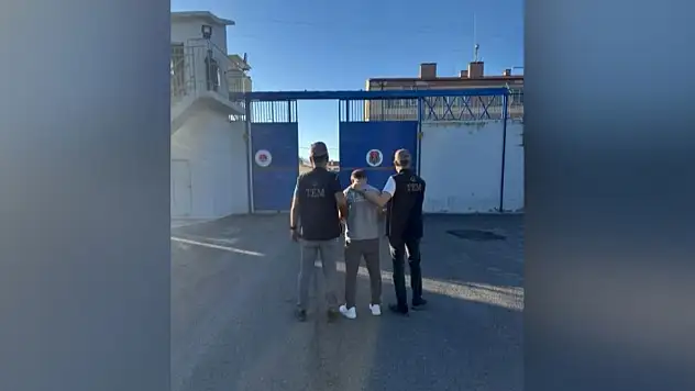 8 ilde eş zamanlı terör operasyonu: Sınır dışı edildiler