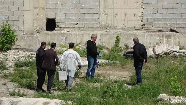 9'uncu kattan atladı, ağır yaralandı