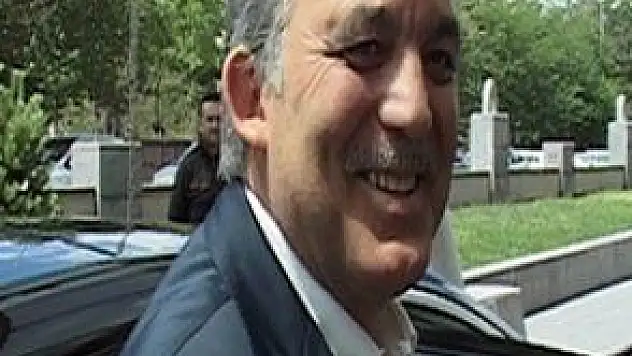 ABDULLAH GÜL, RAHATSIZLANAN BABASINI ZİYARET ETTİ 