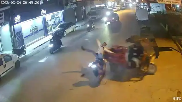 2 motosiklet çarpıştı