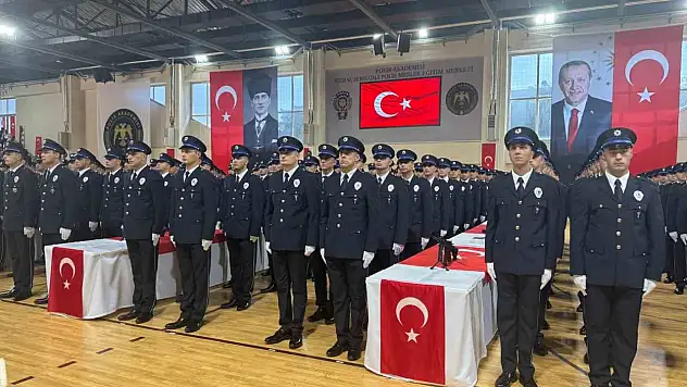 Adana'da 323 polis adayı mezun oldu