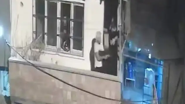Balkondan balkona silahlı kavga