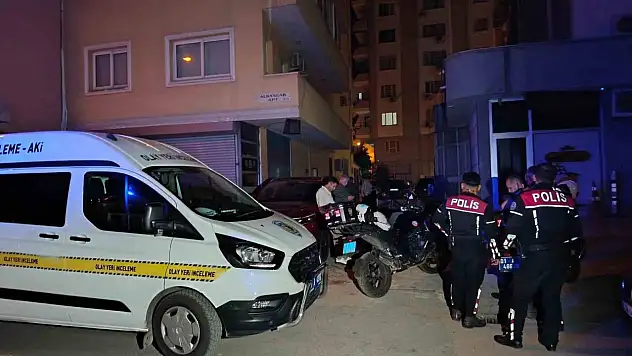 22 yaşındaki genç, 2 kişiyi öldürüp, intihar etti