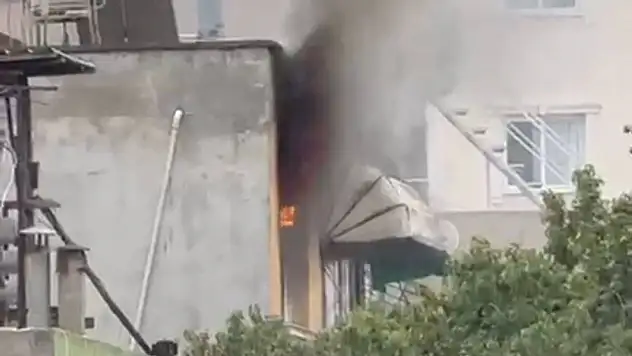 Ev alev alev yandı!