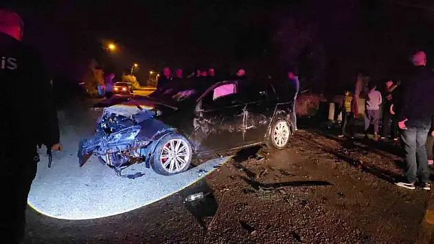Otomobil önce evin duvarına çarptı ardından takla attı