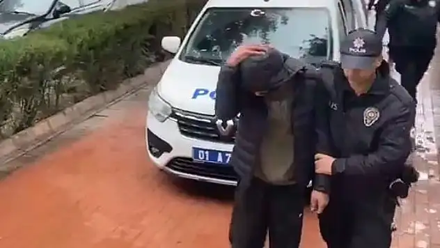 Adana'da hırsız kıskıvrak yakalandı