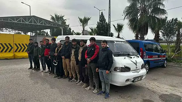 Adana'da göçmen kaçakçılarına darbe!
