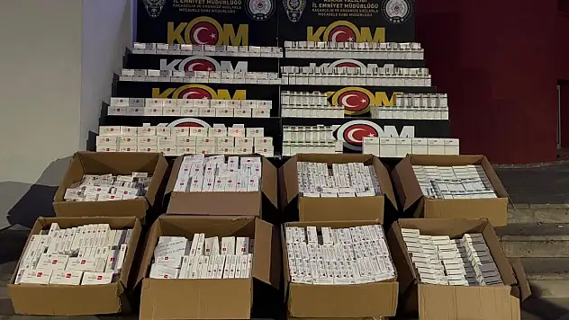 Polisten bir eve baskın! 107 bin adet ele geçirildi