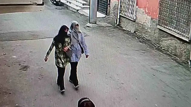 Kapıları zorlayıp altınları çaldılar