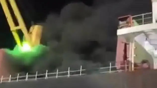 Limanda gemi yangını