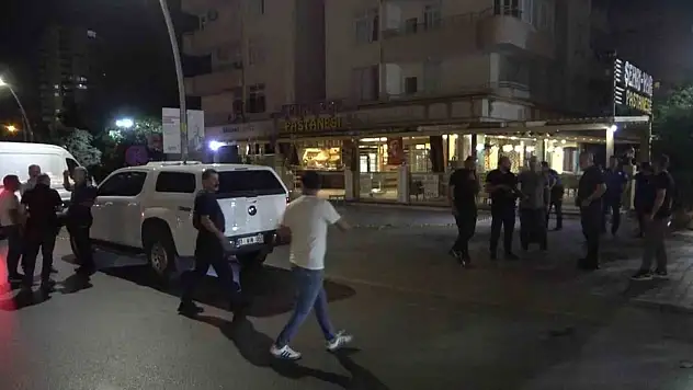 16 yaşındaki şüpheli pastaneye el bombası attı
