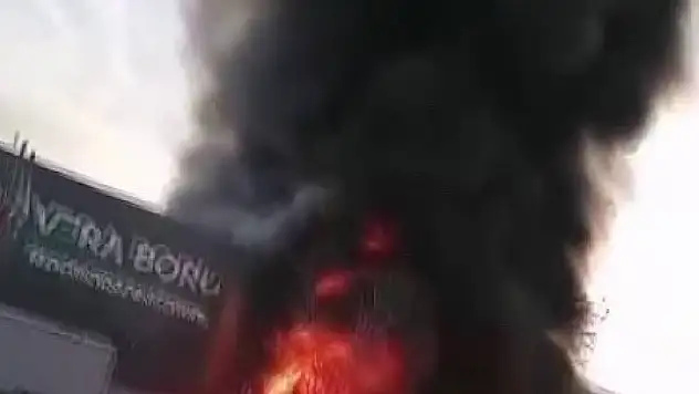 Plastik üretim tesisindeki yangın söndürüldü