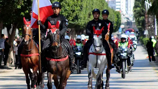 Adana'da polis haftasına yoğun ilgi