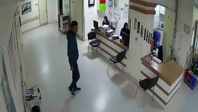 Hastanede kredi kart çalan hırsız yakalandı