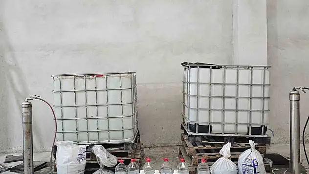 1 ton sahte alkol yakalandı