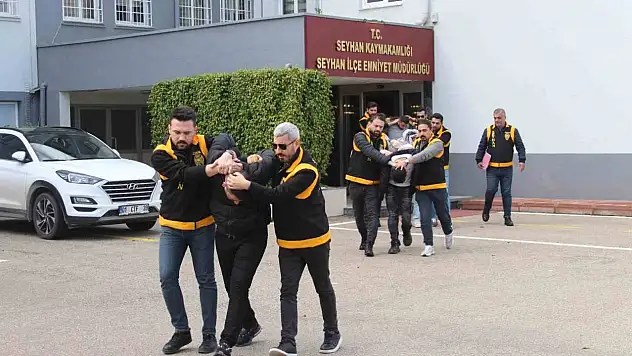 Döviz bürosuna pompalı tüfekle saldıran çete yakalandı