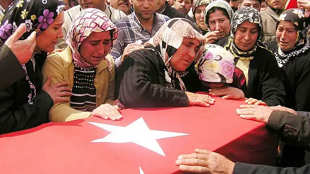 Müteahhit sözünü tutmadı şehit annesi böyle isyan etti