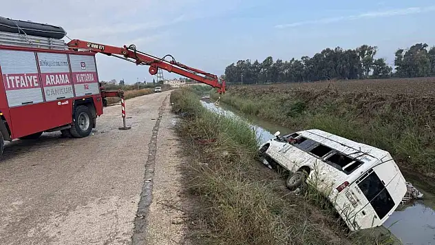 Tarım işçileri taşıyan servis kanala düştü: 18 kişi...