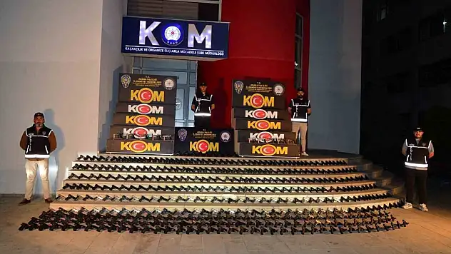 Traktörün içinden cephanelik çıktı! 420 adet ele geçirildi
