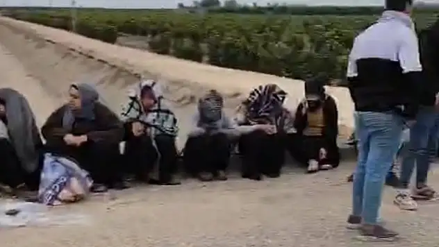 Midibüs ile traktör çarpıştı: 1'i ağır 7 tarım işçisi yaralandı