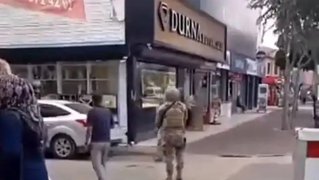 Adana'da korku dolu anlar! Özel hareket polisi bölgede