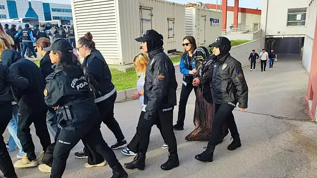 Adana merkezli dev operasyon: 'Bayğaralar' çetesi çökertildi