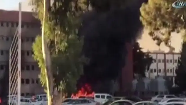Adana Valiliği önünde patlama