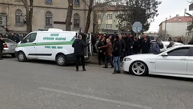 Adliye önünde cinayete kurban giden şahıs son yolculuğuna uğurlandı