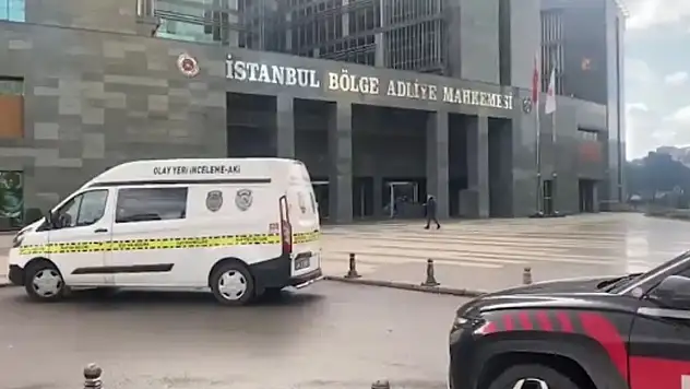 Adliyede kan aktı!