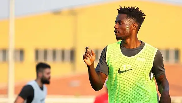 Kayserispor'da Adryan ve Ntep takıma katıldılar