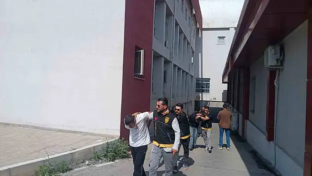 Ağabeyi sandı, kardeşini öldürdü!