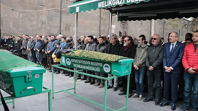 Hayati Ağaşe son yolculuğuna uğurlandı