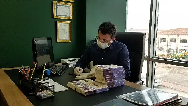 AGD mesafeleri kitapla kapatıyor