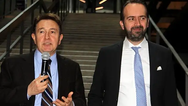 AGÜ'de 'atık' sergisi açıldı