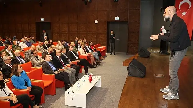 AGÜ'de 'Eğitim İçin Hayal Et' Konulu Konferans