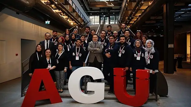 AGÜ'de gençlik istihdamı sorunu konuşuldu
