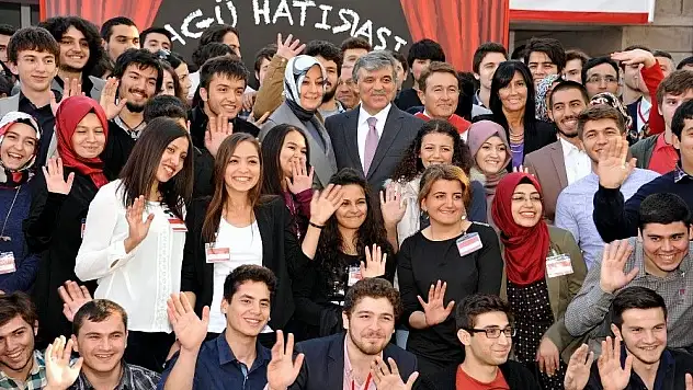 AGÜ'de Mezuniyet Heyecanı
