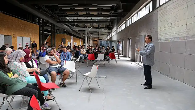 AGÜ'de  Tanıtım ve Tercih Günleri başlıyor
