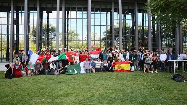 AGÜ'de Uluslararası Öğrenci Sayısında Artış
