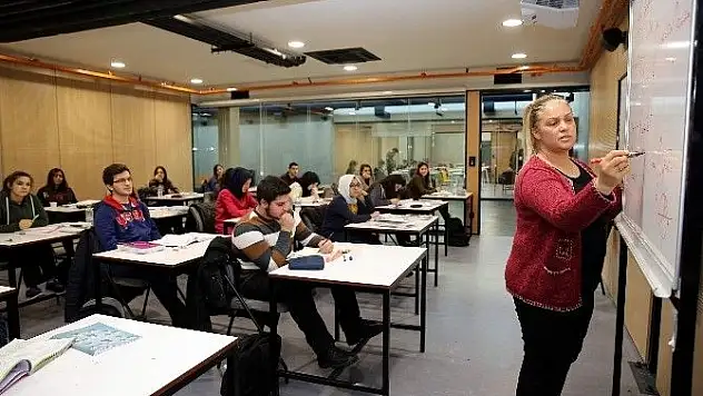 AGÜ'de YGS hazırlık kampları