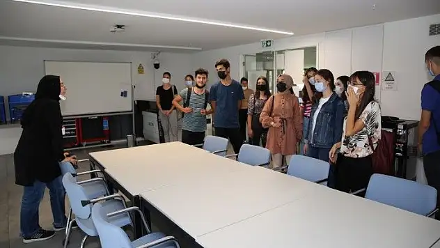 AGÜ Gençlik Fabrikası'ndan 'Telafide AGÜ de Var' Projesi