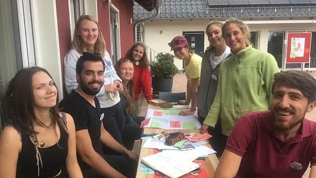 AGÜ'lü Öğrenciler Almanya'da Gençlik Zirvesi'ne Katıldı