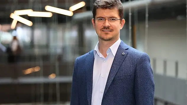 AGÜ Öğretim Üyesi Doç. Dr. Özdür'e TÜBA'dan Ödül
