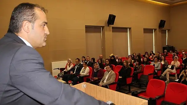 Aile ve Sosyal Politikalar İl Müdürlüğü kreş yöneticileri ile toplantı yaptı